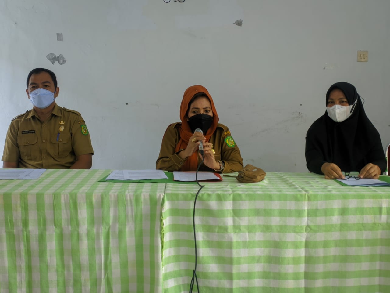 BALITBANG MENGADAKAN KUNJUNGAN KERJA KE DINAS PEMBERDAYAAN PEREMPUAN, PERLINDUNGAN ANAK DAN PEMBERDAYAAN MASYARAKAT KOTA MEDAN UNTUK MEMBAHAS KAJIAN KEKERASAN TERHADAP PEREMPUAN DAN ANAK DI KOTA MEDAN